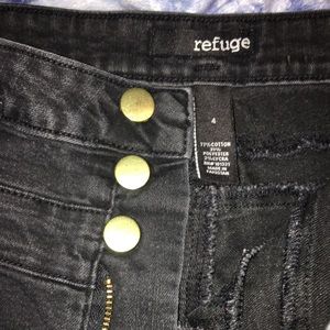 Refuge women’s size 4 black skinny jeans